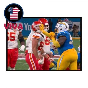 Travis Kelce Smacked Kansas City Chiefs vs Los Angeles Chargers NFL 2025 Home Decor Poster Canvas