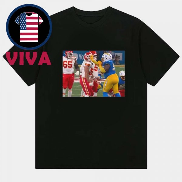 Travis Kelce Smacked Kansas City Chiefs vs Los Angeles Chargers NFL 2025 Unisex T-Shirt