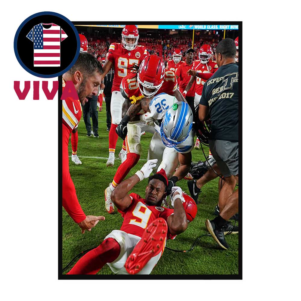 Brian Branch Punch JuJu Smith Schuster NFL 2025 Home Decor Poster Canvas Brian Branch Punch JuJu Smith Schuster NFL 2025 Home Decor Poster Canvas